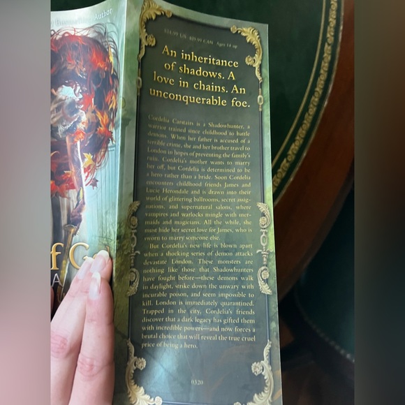 3/$24 Chain of Gold by Cassandra Clare Hardcover NWT - Picture 4 of 6